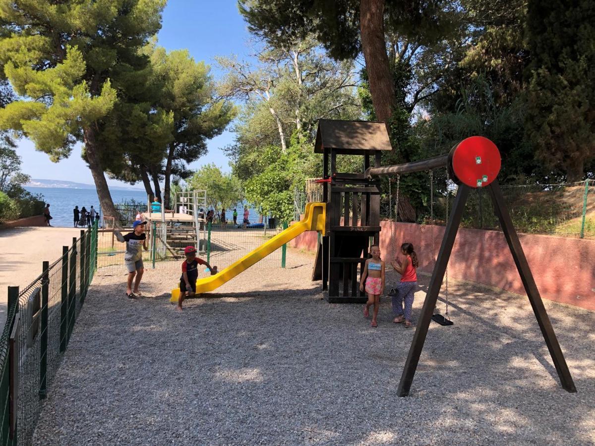 Camping Marina Vitrolles (Bouches-du-Rhone)